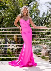 Vestido de dama de honor con espalda de corsé y corte sirena VMB20