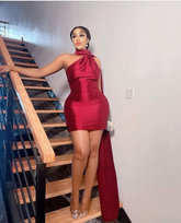 Vestido corto sexy con escote halter para fiesta de bienvenida Y5635