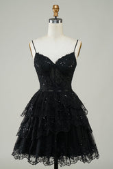 Lindo vestido negro de fiesta corto con corsé escalonado, lentejuelas brillantes y corte en A