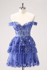 Robe de soirée courte bleu foncé scintillante à épaules dénudées et à volants avec corset et paillettes