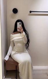 Robe de soirée longue blanche fourreau à épaules dénudées et manches longues, modèle Y5457