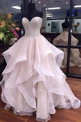 Robe de mariée en organza longue, coupe trapèze, décolleté cœur et perles, référence WD224