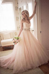 Robe de mariée longue en tulle rose, bustier cœur, coupe trapèze, référence WD235