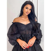 Vestido de graduación negro brillante de corte línea, escote en V, mangas largas, vestido corto para fiesta de bienvenida