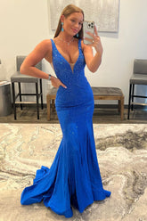 Robe de bal longue bleu roi sirène à décolleté plongeant et perles