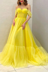 Vestido de fiesta amarillo corsé con hombros descubiertos