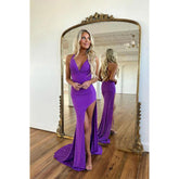 Robe de bal longue et scintillante à col en V et sur le côté