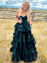 Ausha | Robes de bal trapèze à volants fuchsia en forme de cœur