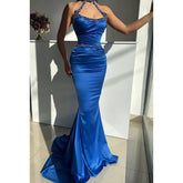 Vestido de noche largo con escote en V y fruncido con cuentas