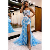 Vestido de fiesta de sirena con encaje y espalda abierta en azul con abertura