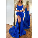 Vestido de fiesta de noche con apliques de encaje plisados sin tirantes, abertura lateral y cola.