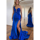 Vestido elegante y atractivo de corte sirena, sin mangas, con un hombro al descubierto y abertura lateral, para fiesta formal o graduación.