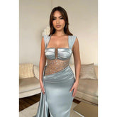 Robe de bal longue élégante et moderne, fourreau carrée, illusion, perlée et drapée, avec décolleté en V