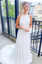 Elegante vestido de novia largo de satén con corte en A, escote halter y espalda descubierta