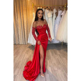 Robe de bal longue à manches longues et décolleté en cœur et paillettes