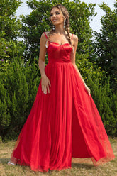 Vestido rojo de fiesta de noche con escote corazón