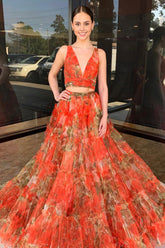 Darla | Vestido largo de fiesta naranja de dos piezas con escote en V y estampado floral