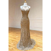 Robe de soirée longue à col licou et perles dorées, fourreau/colonne