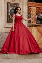 Vestidos de novia rojos de corte A sin mangas con encaje, de diseñador.