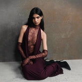 Robe de bal à décolleté plongeant en dentelle patchwork et fronces