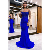 Robe de bal longue sirène scintillante à bretelles spaghetti et appliques en dentelle et perles