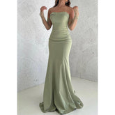 Vestido de fiesta de noche corte trompeta sin tirantes con cola