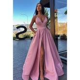 Robe de soirée longue en satin à bretelles spaghetti et col en V