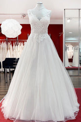 Elegante vestido de novia largo de corte princesa, corte en A, tul, escote corazón y volantes