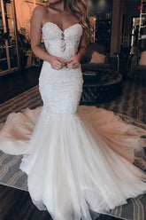 Elegante vestido de novia largo de encaje con escote corazón y corte sirena, con pedrería WD356