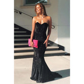 Robe de bal longue fourreau noire sans bretelles