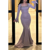 Robe de soirée fourreau carrée perlée lilas à manches longues