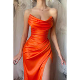 Vestido de fiesta formal largo con pliegues, sati, sin tirantes y corte tubo/columna con abertura