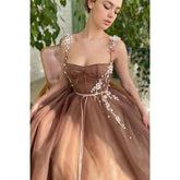Robe de bal longue en tulle à bretelles spaghetti et appliques