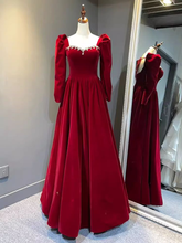 Magnifique robe de bal rouge en velours, coupe trapèze, idéale pour une soirée romantique ou un anniversaire (Y7588).