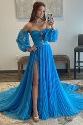 Vestido largo de fiesta azul con escote corazón y corte en A con abertura frontal