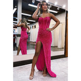 Robe de bal longue sans bretelles à paillettes scintillantes et fendue