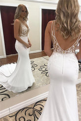 Vestidos de novia glamurosos de sirena con tirantes largos, apliques de encaje y escote en V