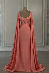 Preciosos vestidos de fiesta de sirena de gasa con hombros descubiertos y mangas cortas, adornados con pedrería.