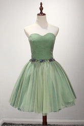Robe de bal verte courte en tulle à décolleté cœur et perles PG140