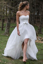 Vestido de novia sin mangas con escote corazón y apliques, corte asimétrico, WD150