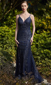 Vestido ajustado con espalda en V y brillos