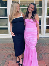 Sadia | Robe de bal longue rose à épaules dénudées et ourlet à volants