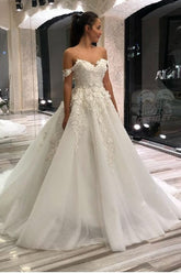 Vestido de novia largo de corte A, escote corazón, hombros descubiertos, apliques de encaje y tul