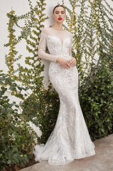 Robe de mariée longue et cintrée
