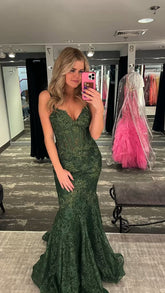 Robe de soirée sirène en dentelle à fines bretelles vertes Y1030