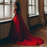 Vestido de novia con escote barco rojo para fotografía LA6590