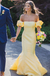 Seoni | Robe de bal longue sirène plissée sans bretelles en satin jaune avec manches
