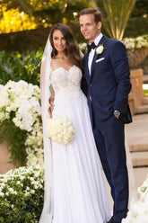 Vestido de novia sencillo largo de corte A con escote corazón, apliques de encaje y gasa