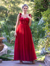 Vestido largo de fiesta de tul con lunares y corsé