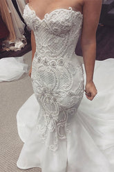 Vestido de novia de sirena con botones y encaje, estilo corazón